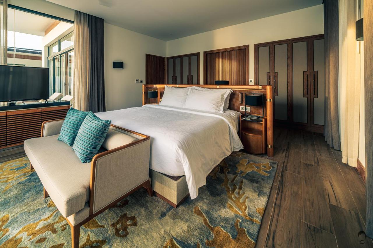 Moevenpick Villas & Residences Phu Quoc Exteriér fotografie A bedroom at the hotel