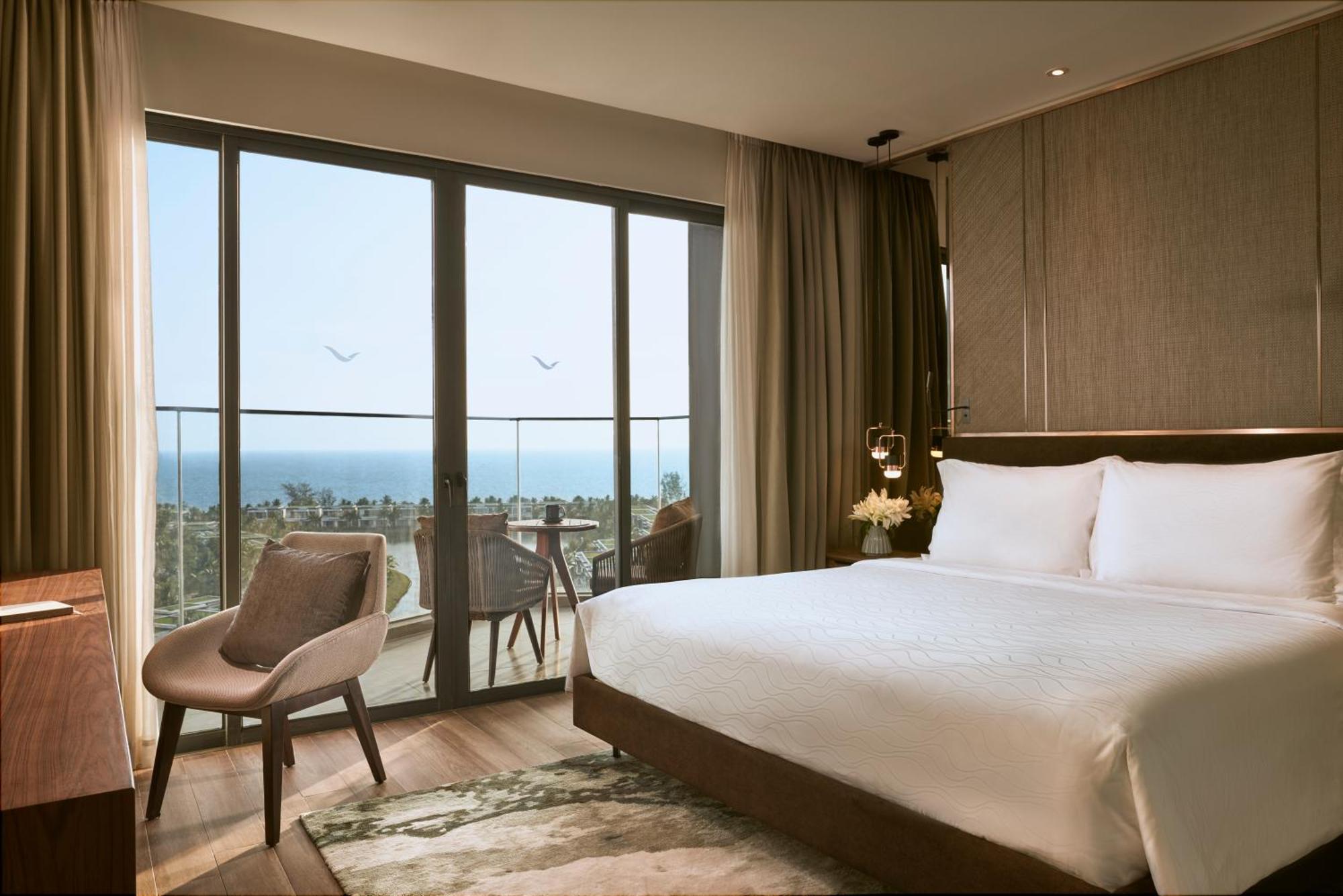 Moevenpick Villas & Residences Phu Quoc Exteriér fotografie A bedroom at the hotel