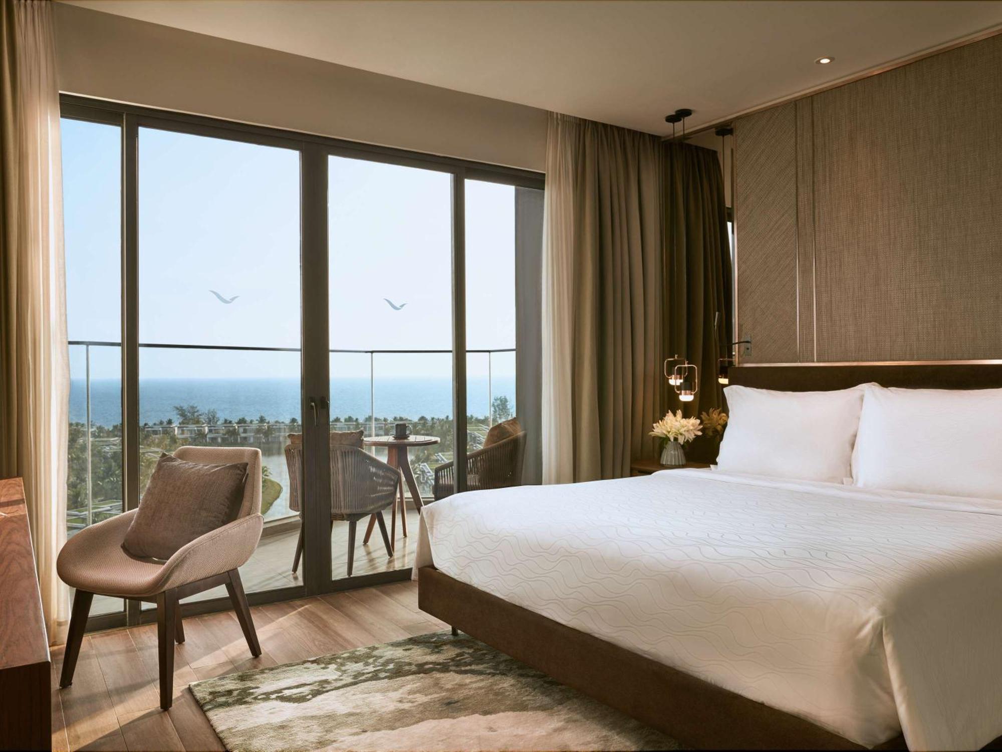 Moevenpick Villas & Residences Phu Quoc Exteriér fotografie A bedroom at the hotel