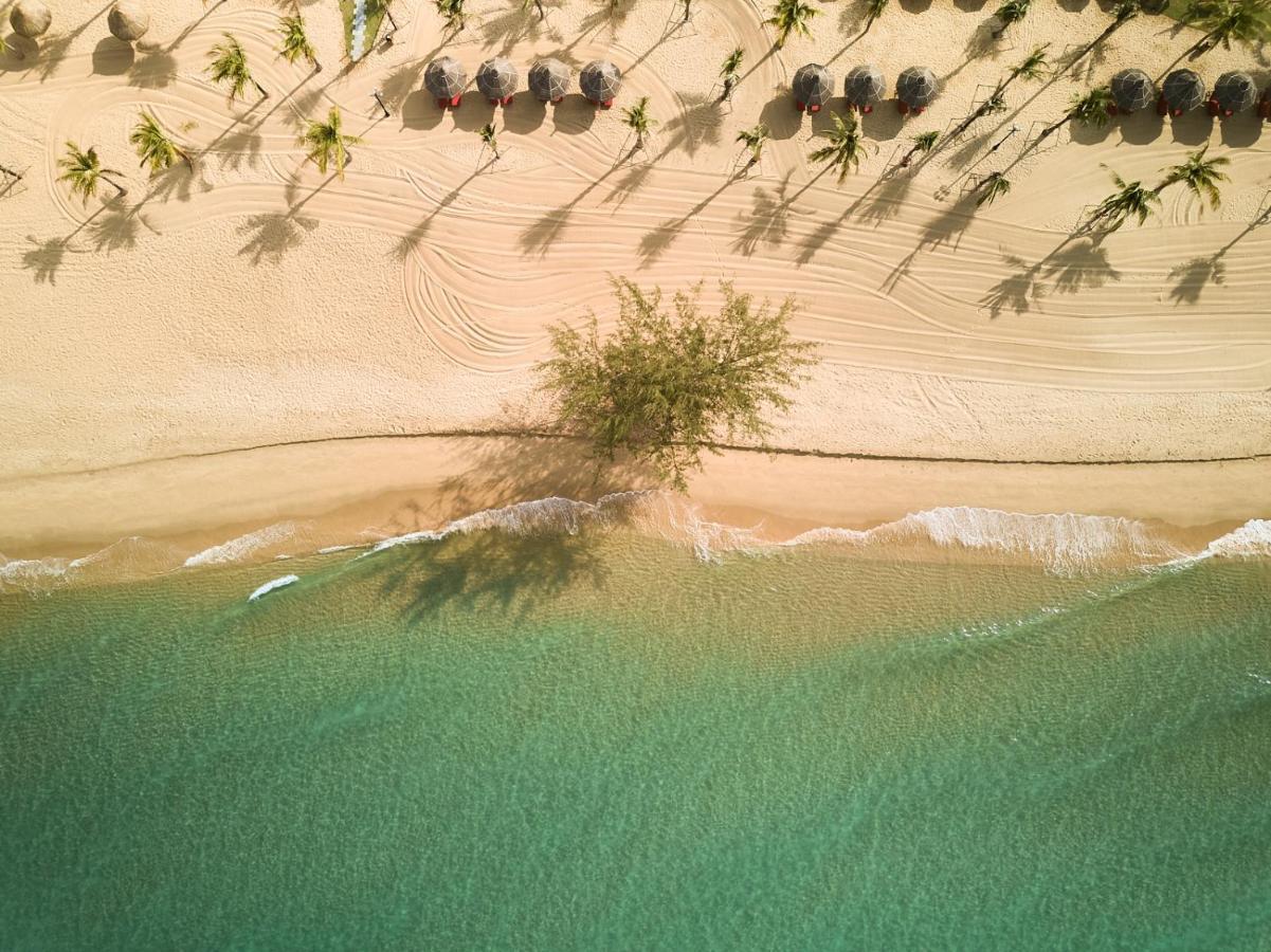 Moevenpick Villas & Residences Phu Quoc Exteriér fotografie Aerial view of the beach